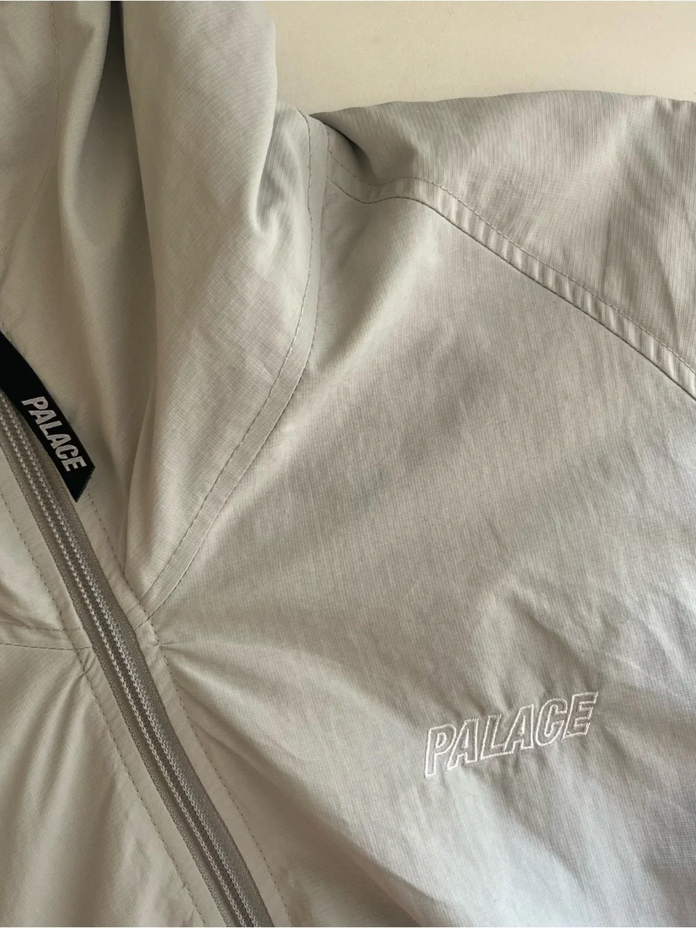 Palace Quick Dry Soft Shell Hooded Windbreaker Jacket Light Grey Size M